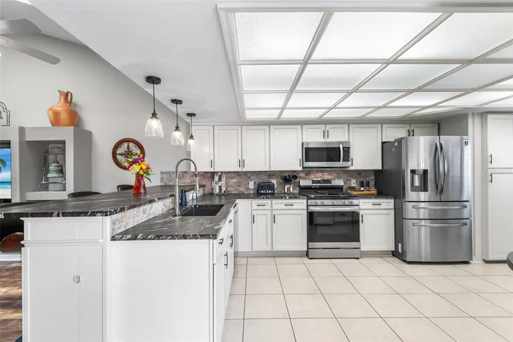 Granite Counters All stainless appliance