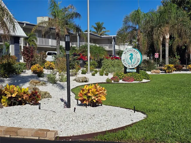 Welcome to Sea Horse Beach Resort on Longboat Key