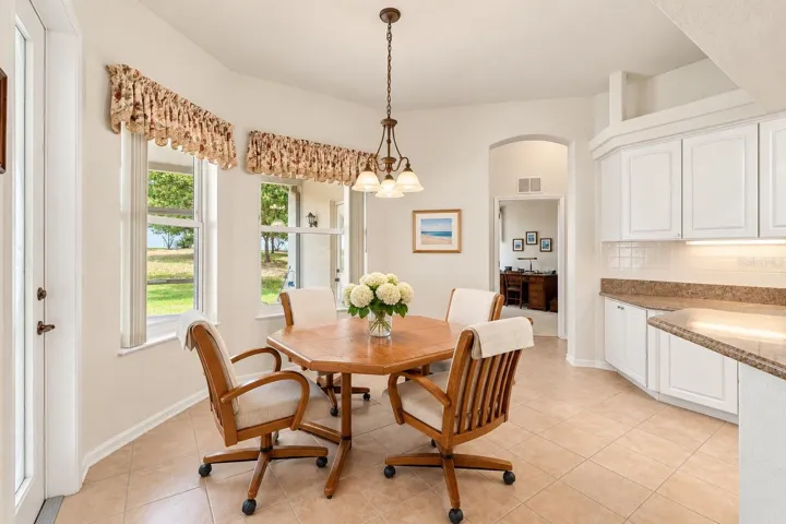 Breakfast nook