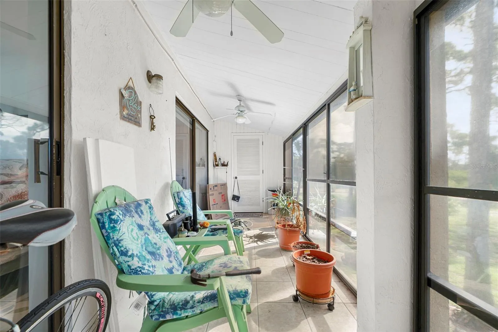 Screened-in Lanai