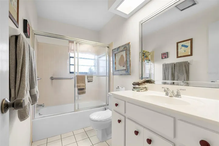 2nd Bathroom