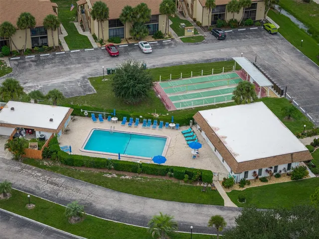 Pool/Bocce Ball/Clubhouse Amenities