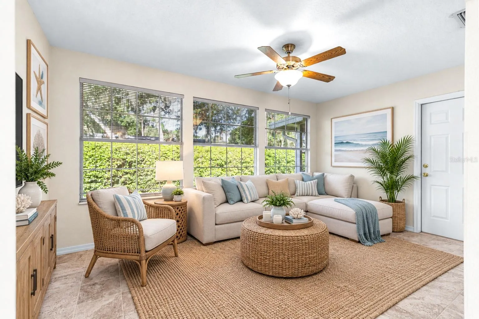 Staged sunroom/bonus room