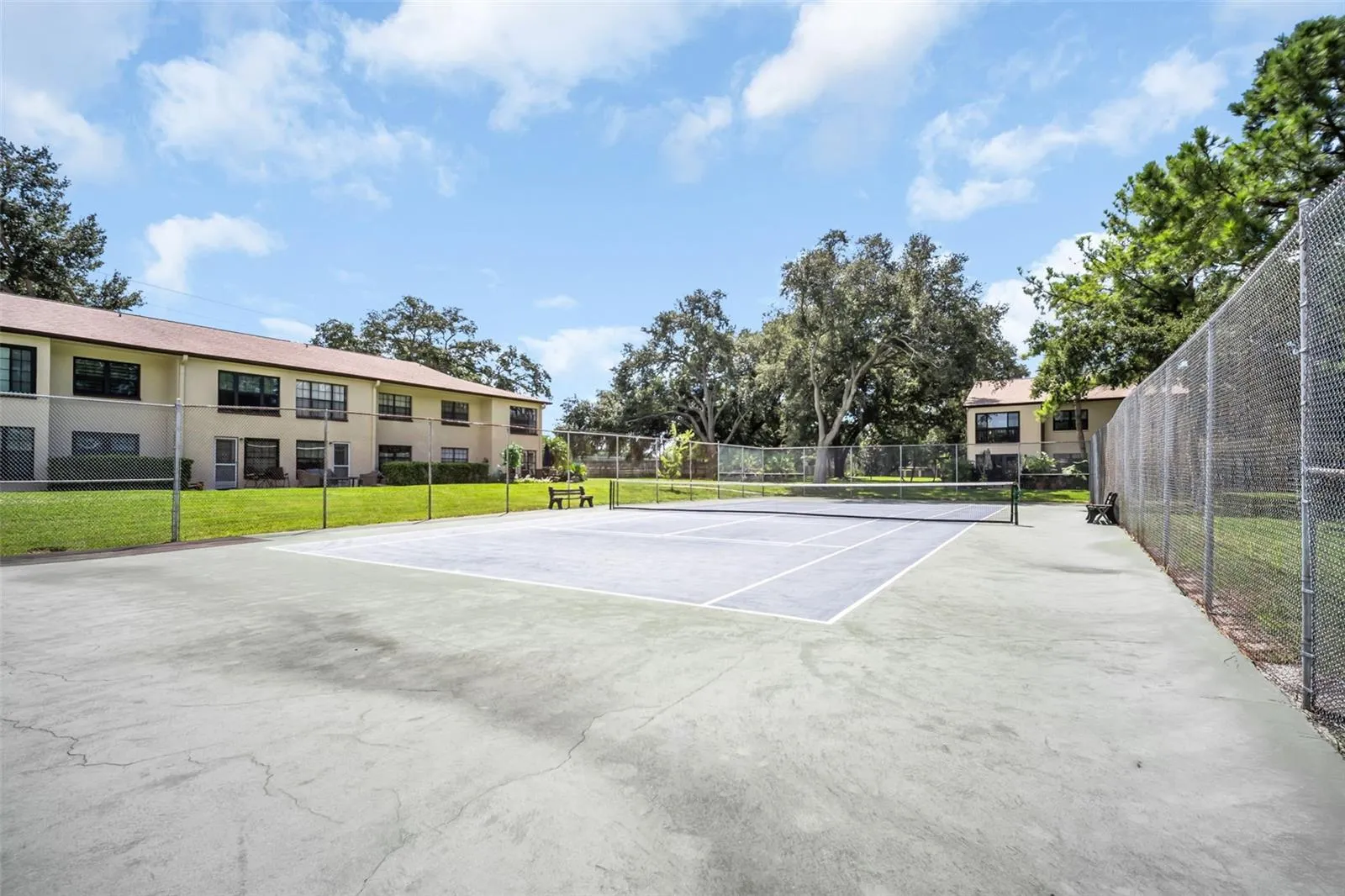 Tennis Courts/Pickleball