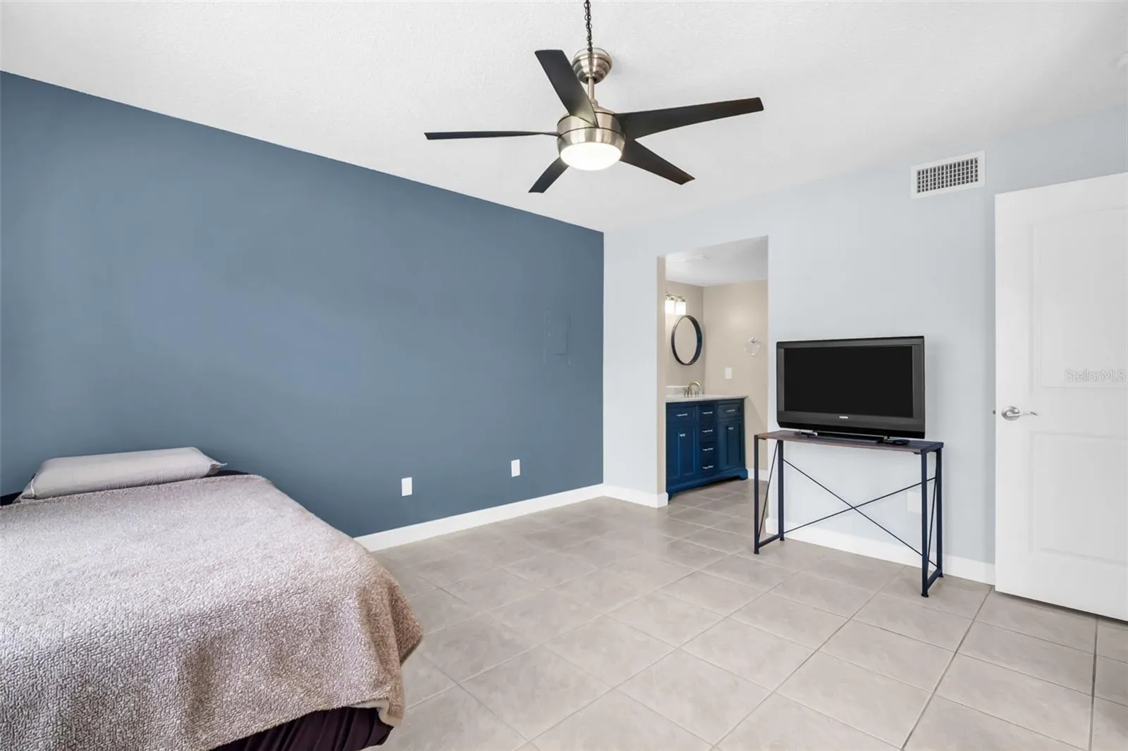 Primary Bdrm w/Ensuite Bath
