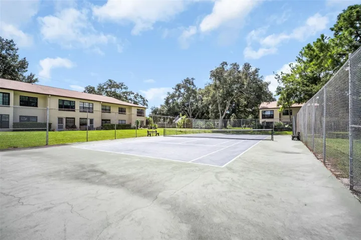Tennis Courts/Pickleball