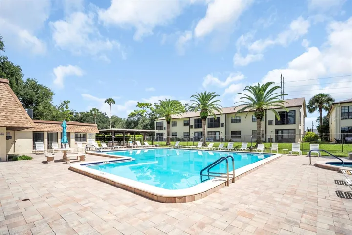 Community Pool, Hot Tub, Clubhouse, Steam Rooms, Actvity Rooms