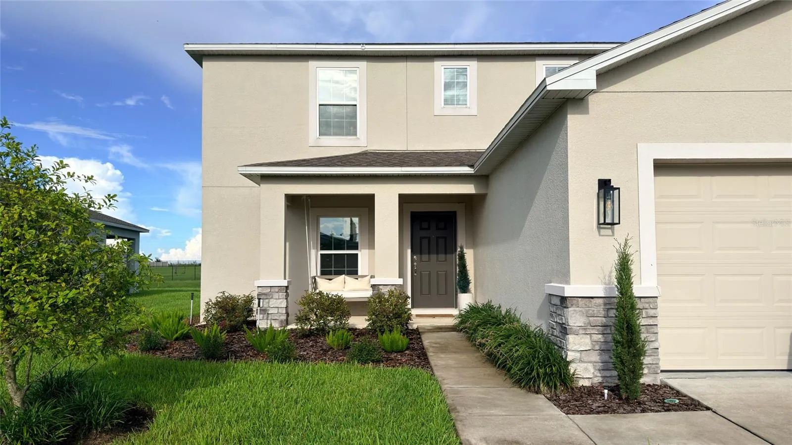 Exterior/Porch