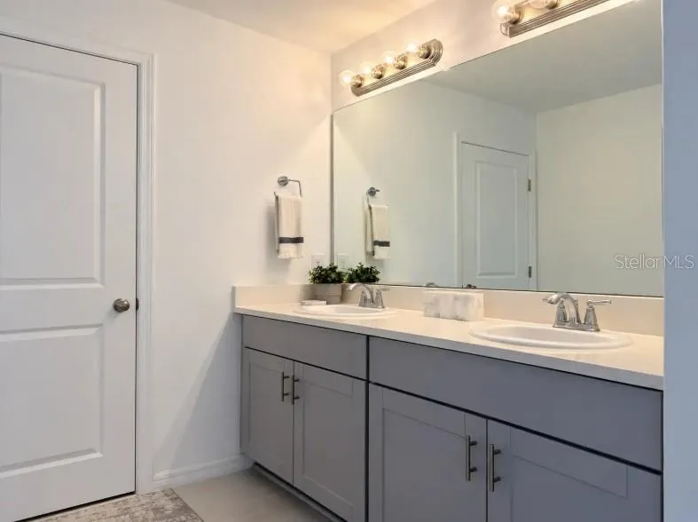 Primary Bath-Dual Sinks