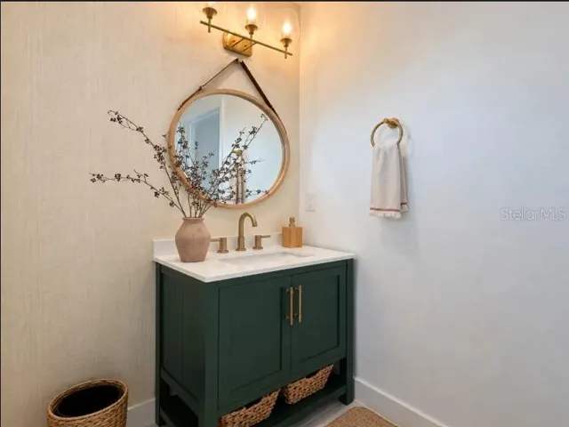 Guest Bathroom-1st floor