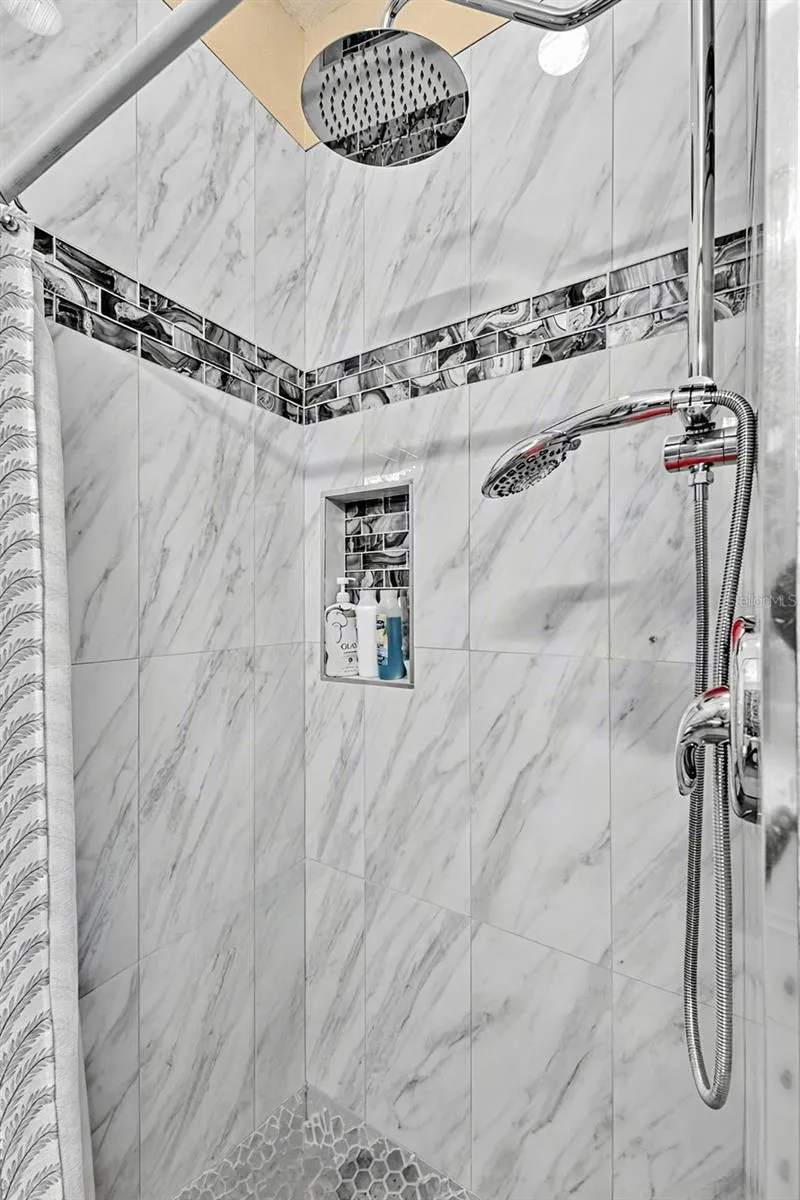 Guest Room ensuite shower
