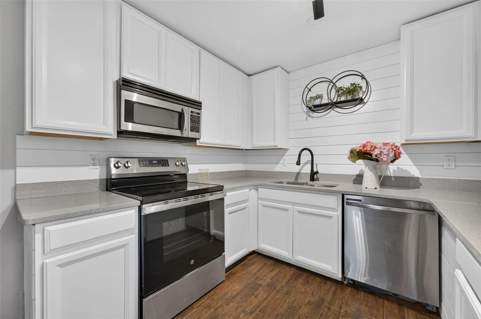 Quartz Counter Tops