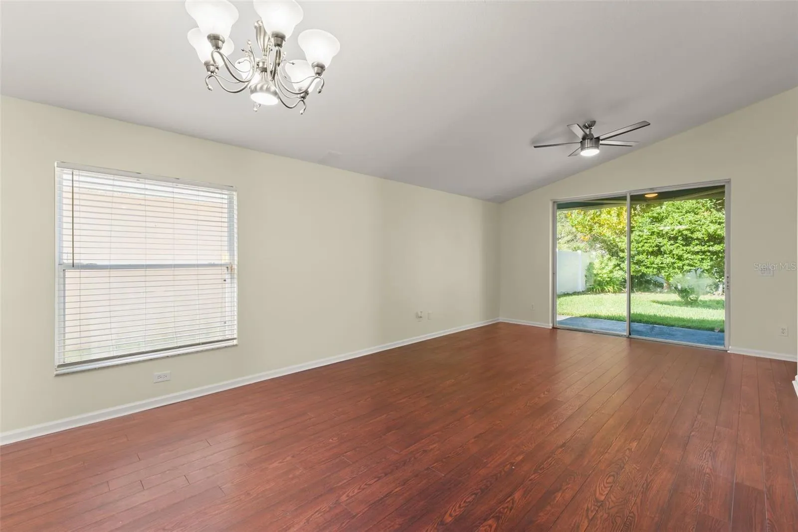 Dinette &amp; Family Room