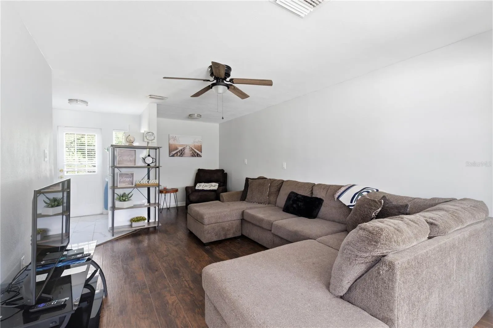 606 living room