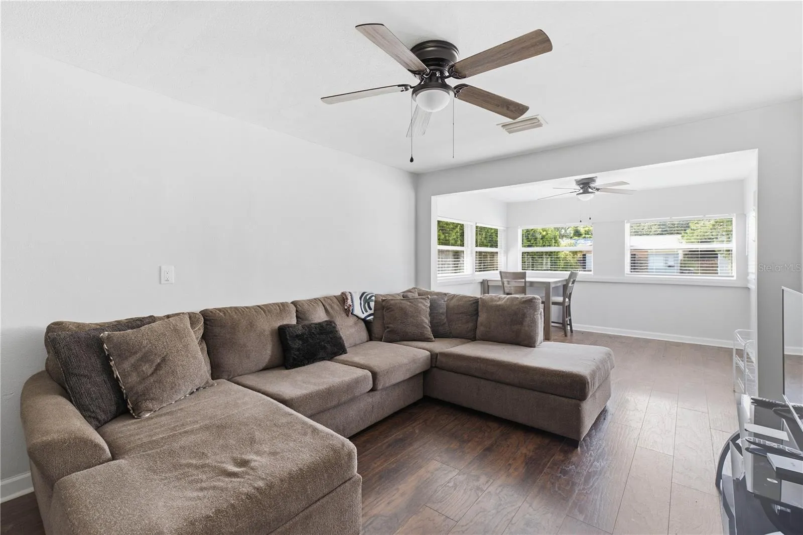 606 living room