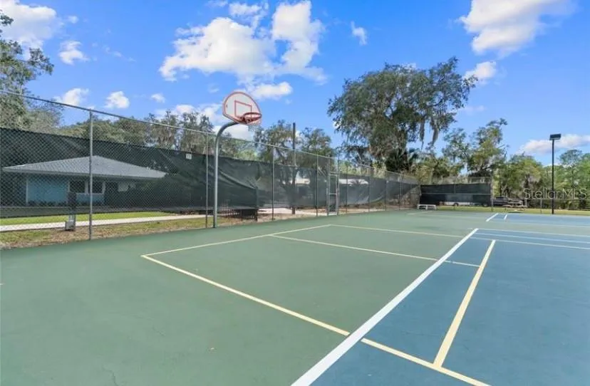 Pickleball &amp; Tennis Courts