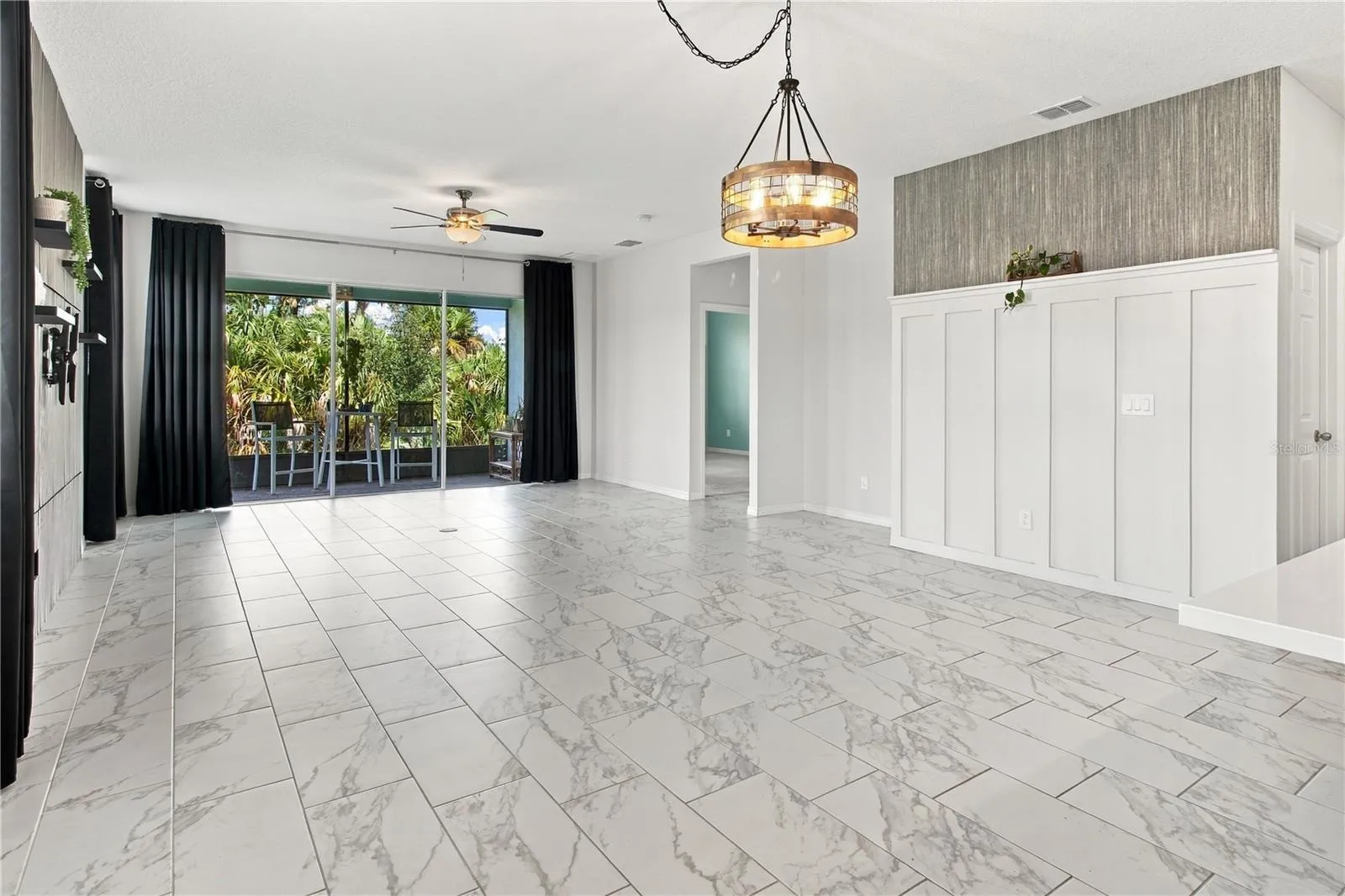 Living & Dining Area w/Wall Accents