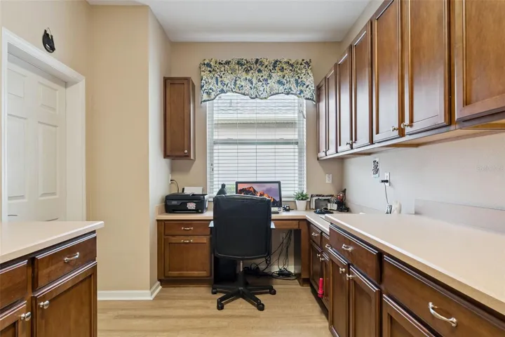 Smart Room built-in desk & storage cabinets