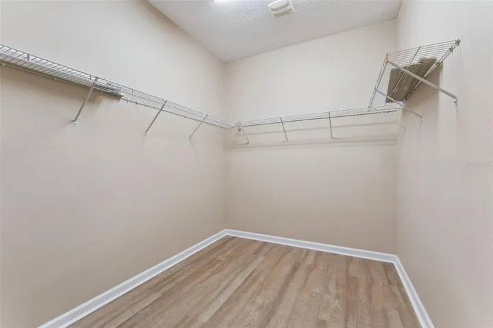 7'6" x 9'6" Primary Bedroom closet