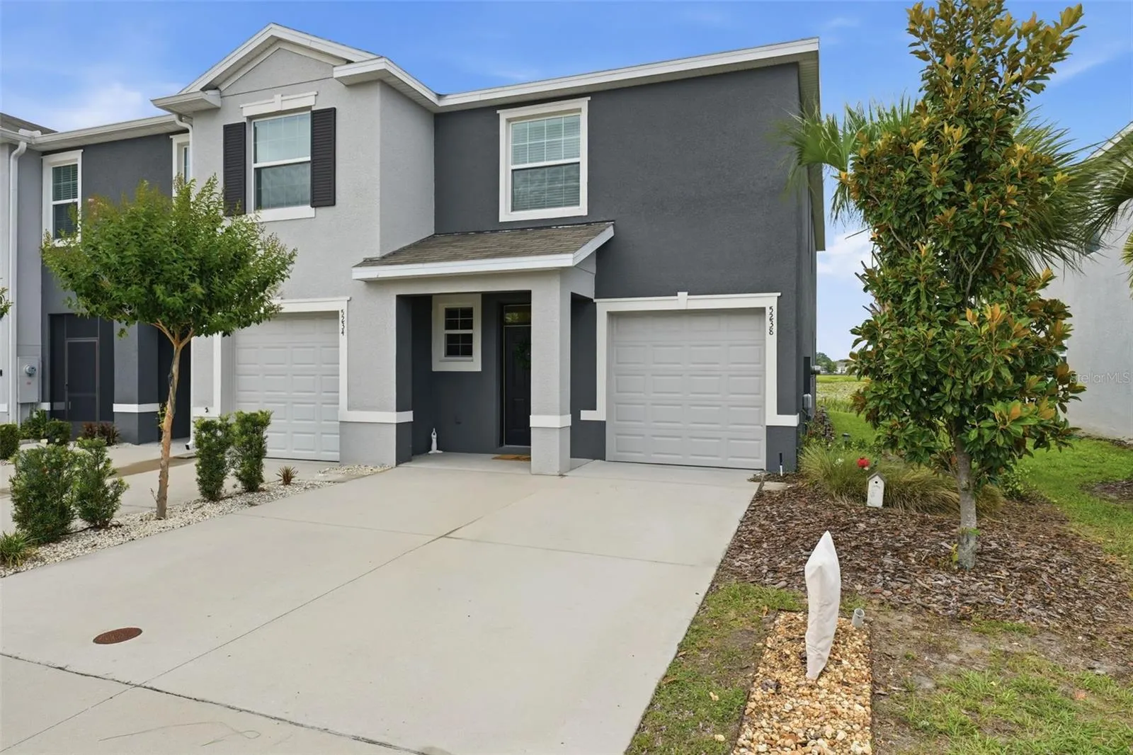 2 Story Block Townhome close to The Villages and shopping!
