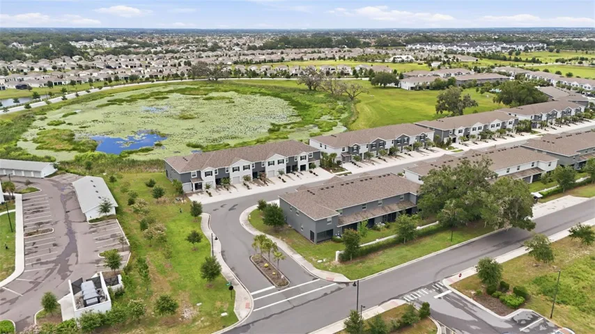 Beautiful Open area - Walking distance to Targe, Publix, Lowes and more!