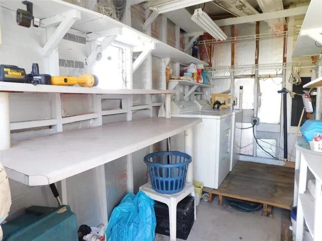 UTILITY SHED