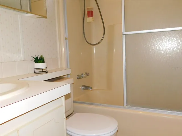 HALL FULL BATH