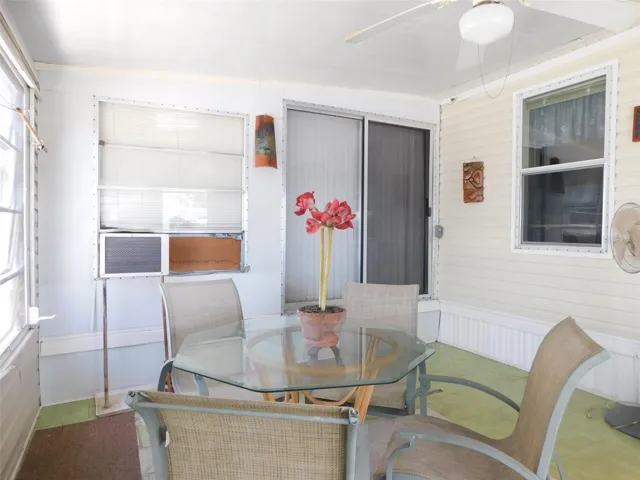 ENCLOSED LANAI
