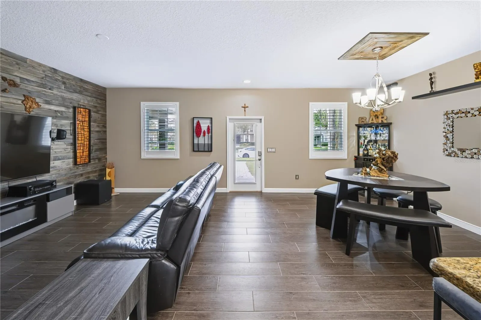 Living Room/Dining Room