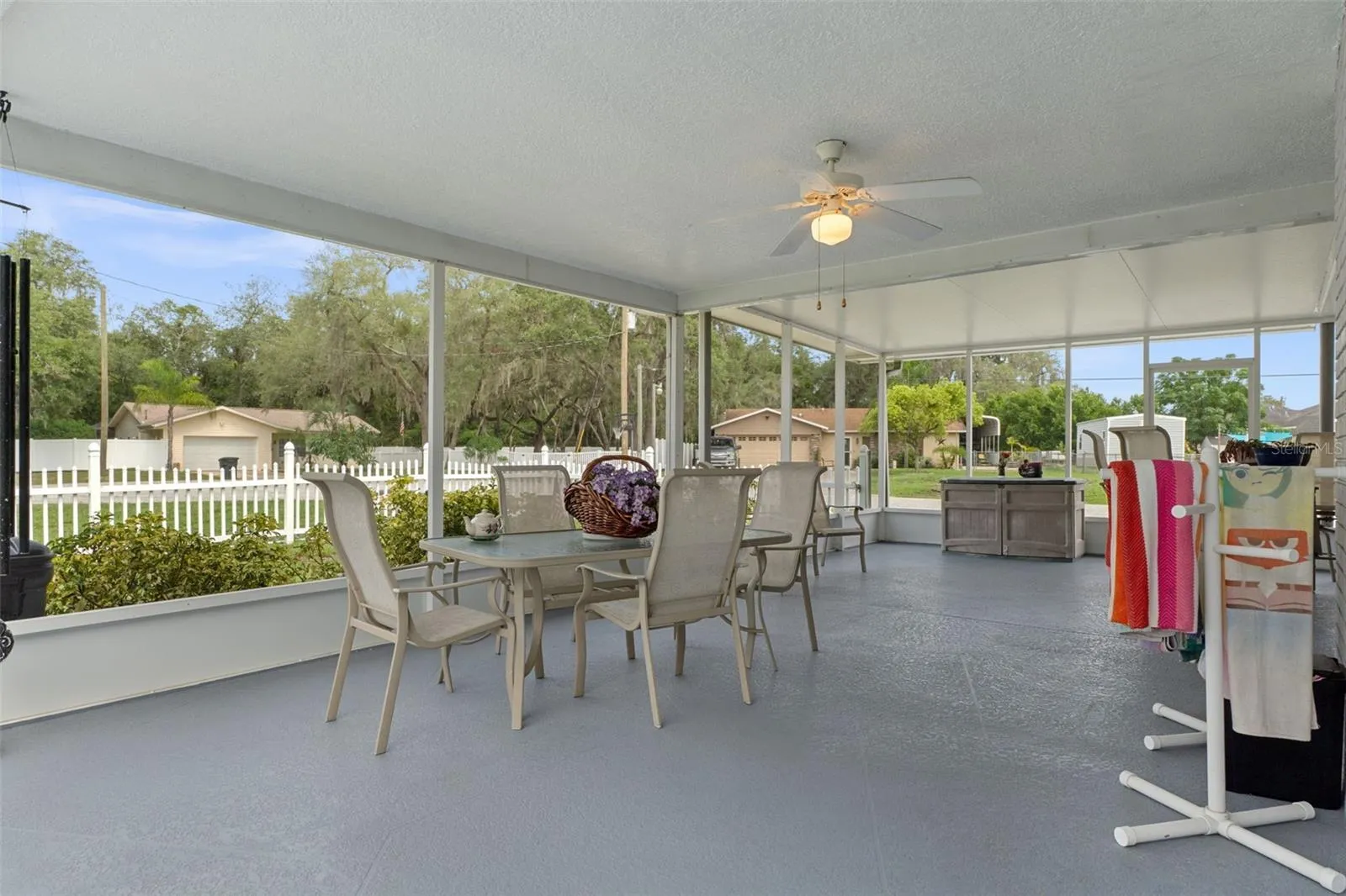 Screened Rear Porch
