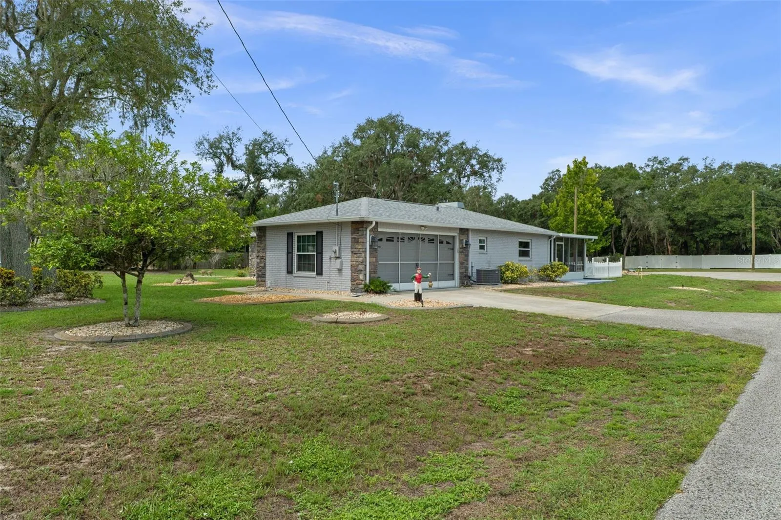 Side Entry Garage &amp; Driveway