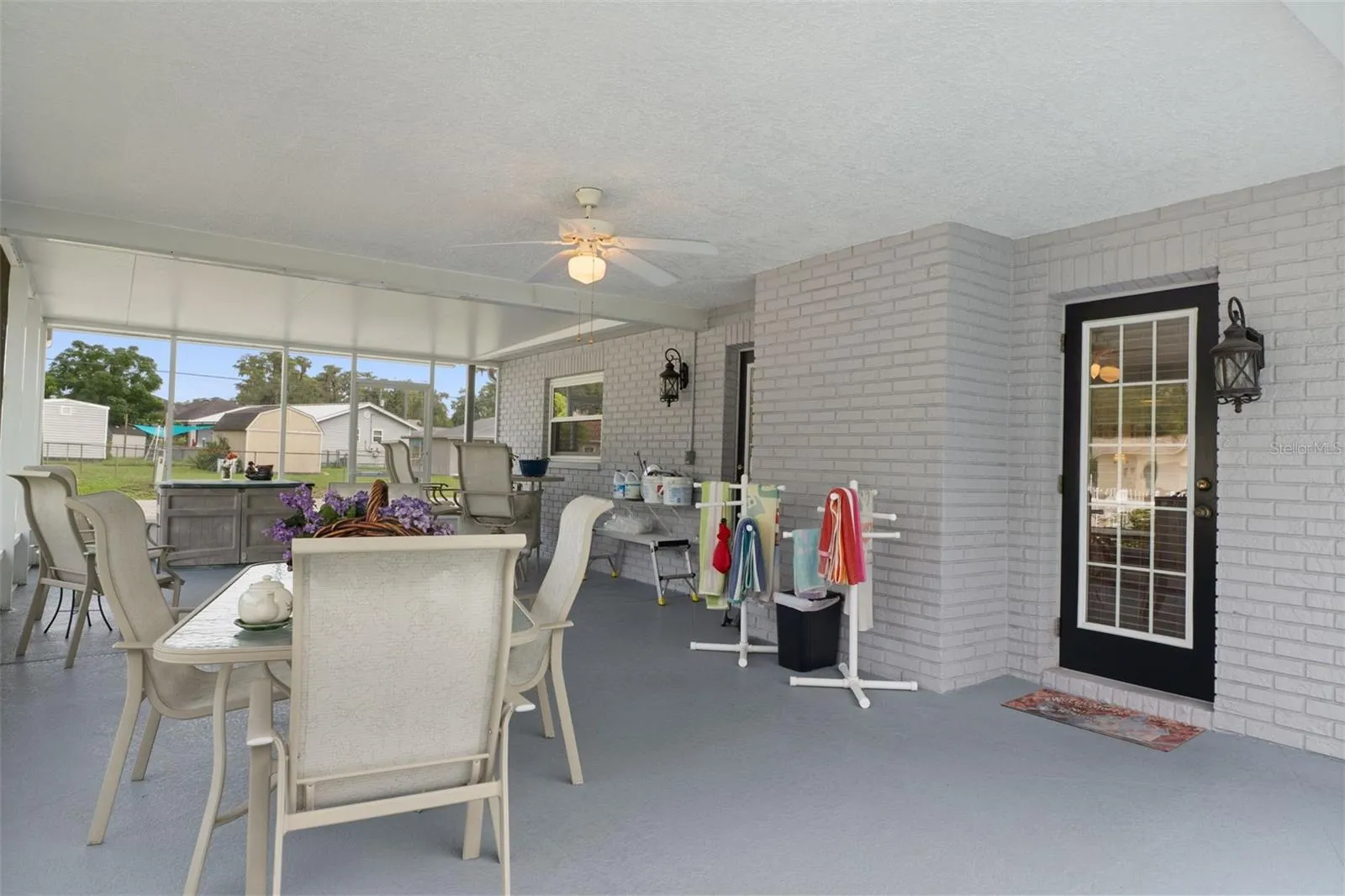 Screened Rear Porch