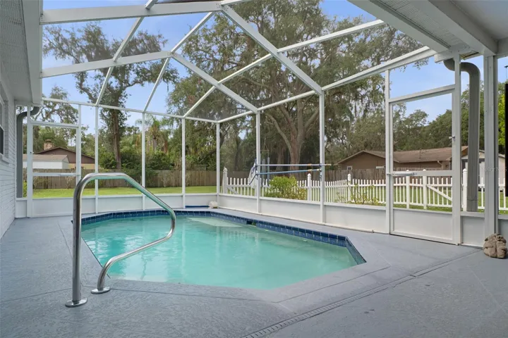 Screened Cage Pool