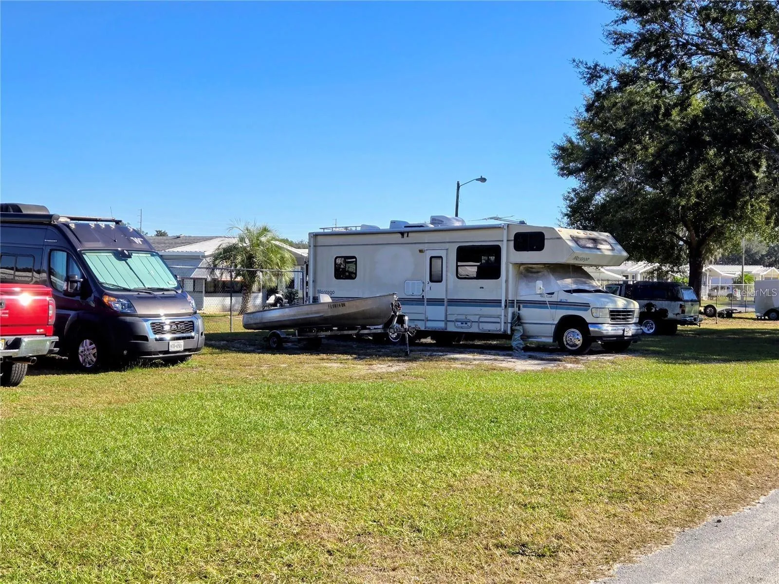 Free R.V., Auto and Boat Parking