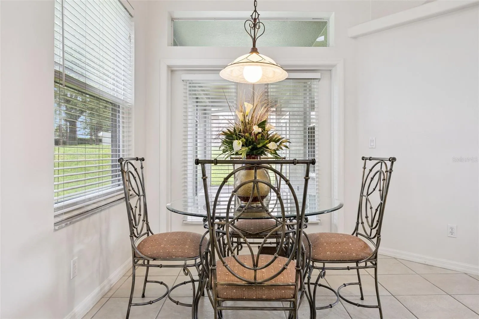 Breakfast/Dining Nook off of Kitchen
