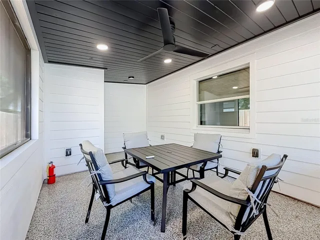 234: Covered/Screened in Porch