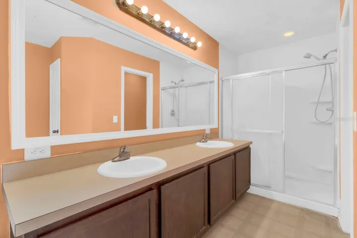 Master Bath Upstairs