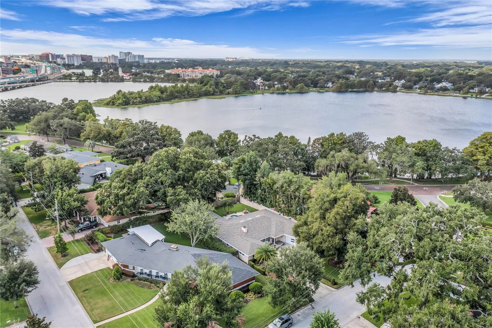 Close to Lake Ivanhoe