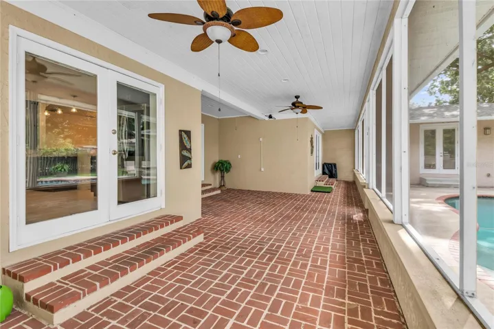 Screened in porch