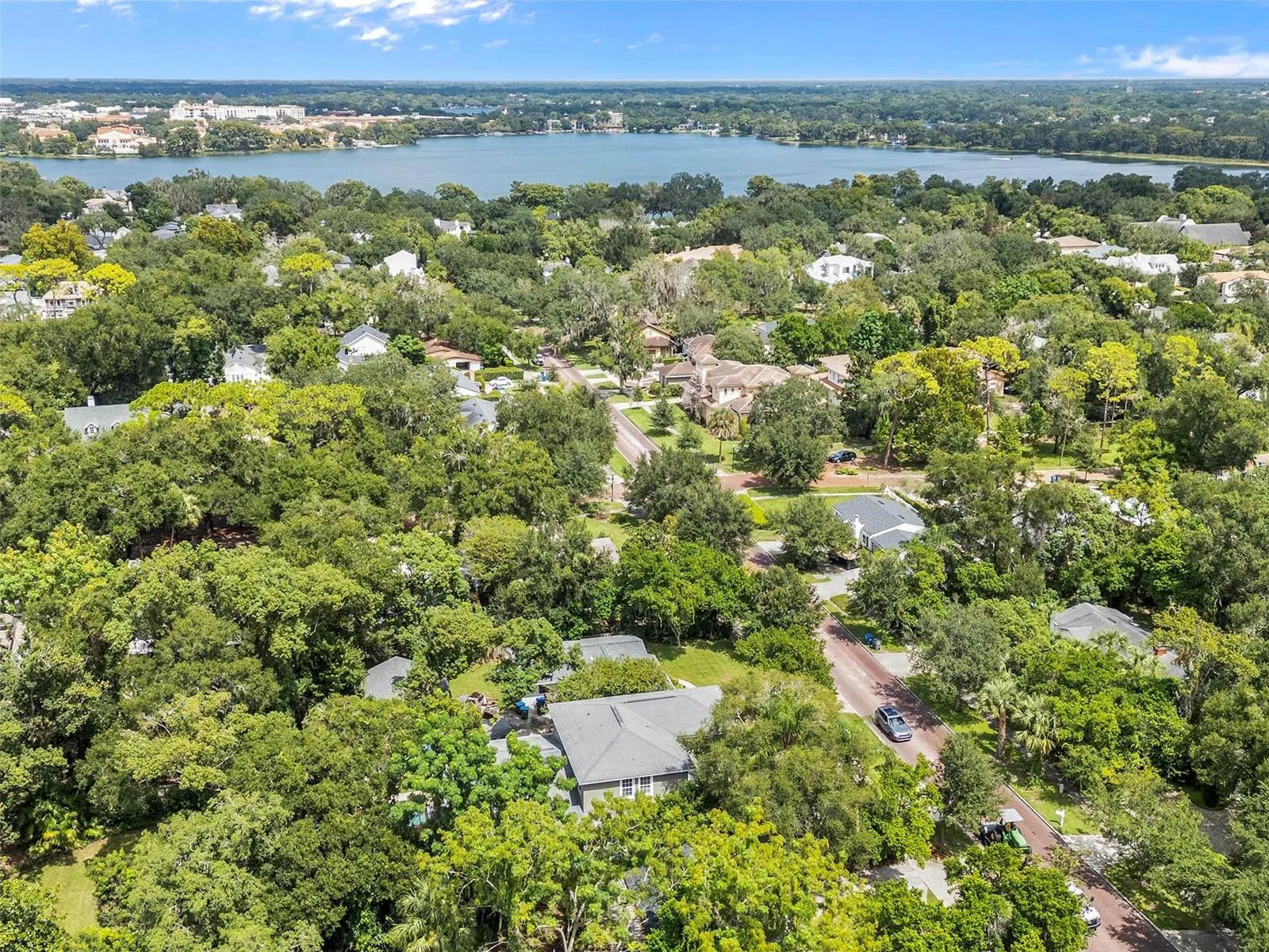 Lake Virginia is just a 10-minute walk to the north. Go a little further to reach the shoreline of Rollins College, one of the nations most beautiful college campuses.