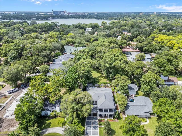 The established neighborhood of Charmont is a Winter Park favorite for its tree canopy, excellent schools, and convenient location.