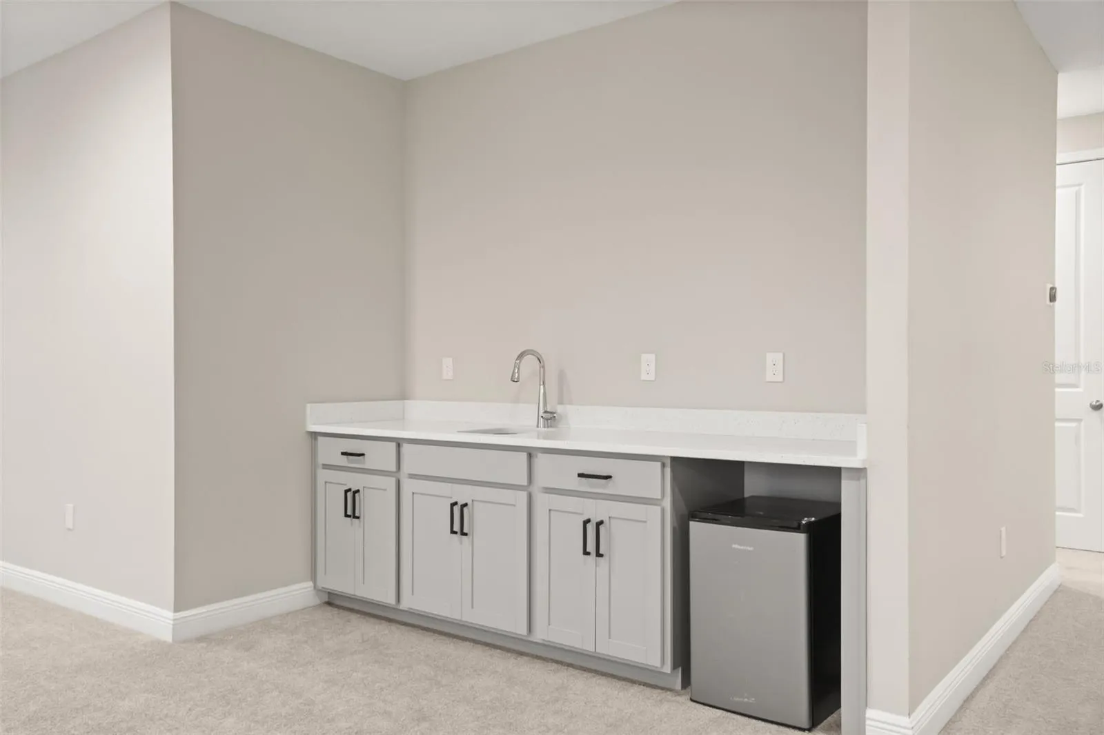 Upstairs wet bar in loft