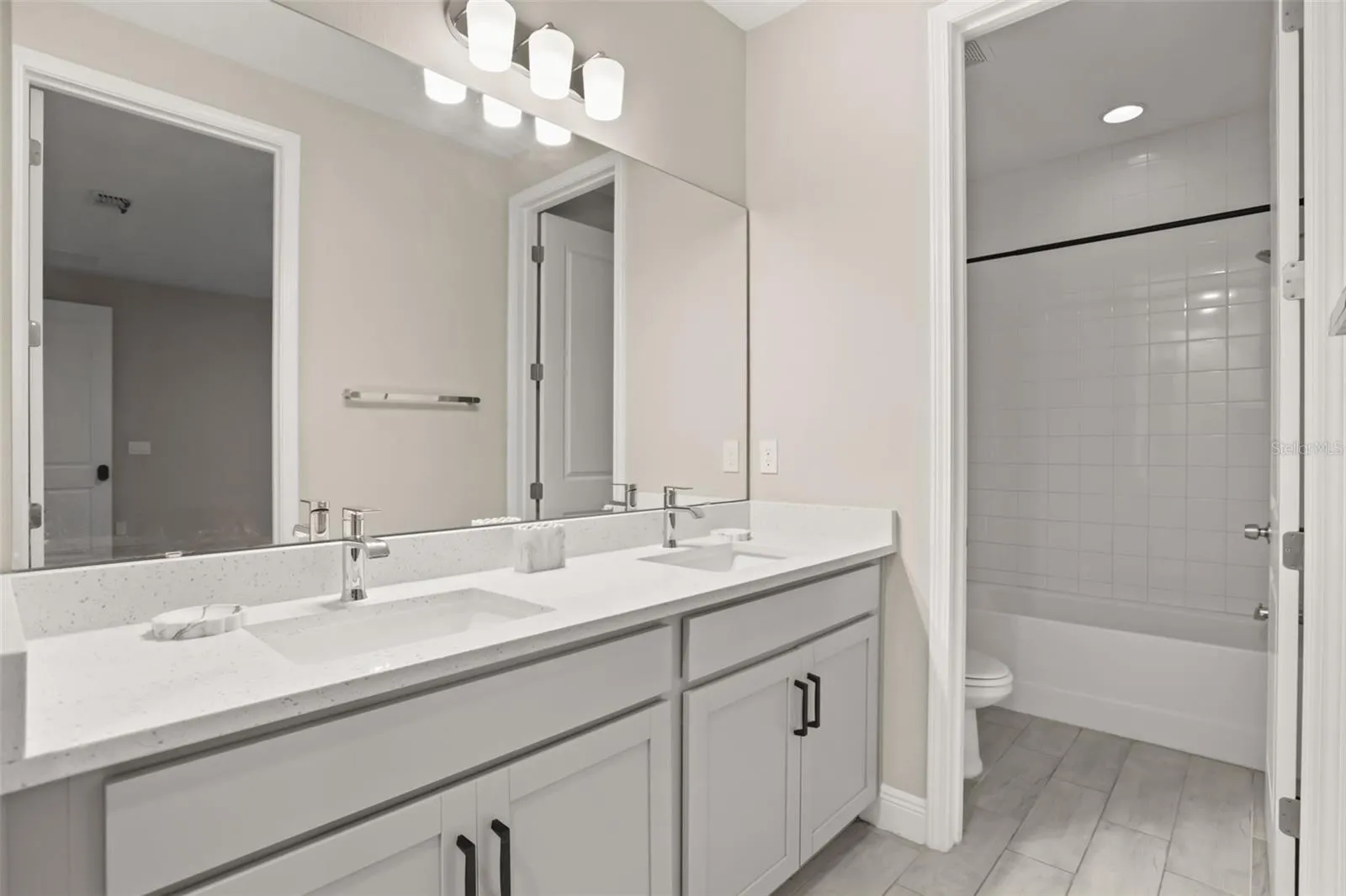 Guest bathroom #2 - Jack and Jill