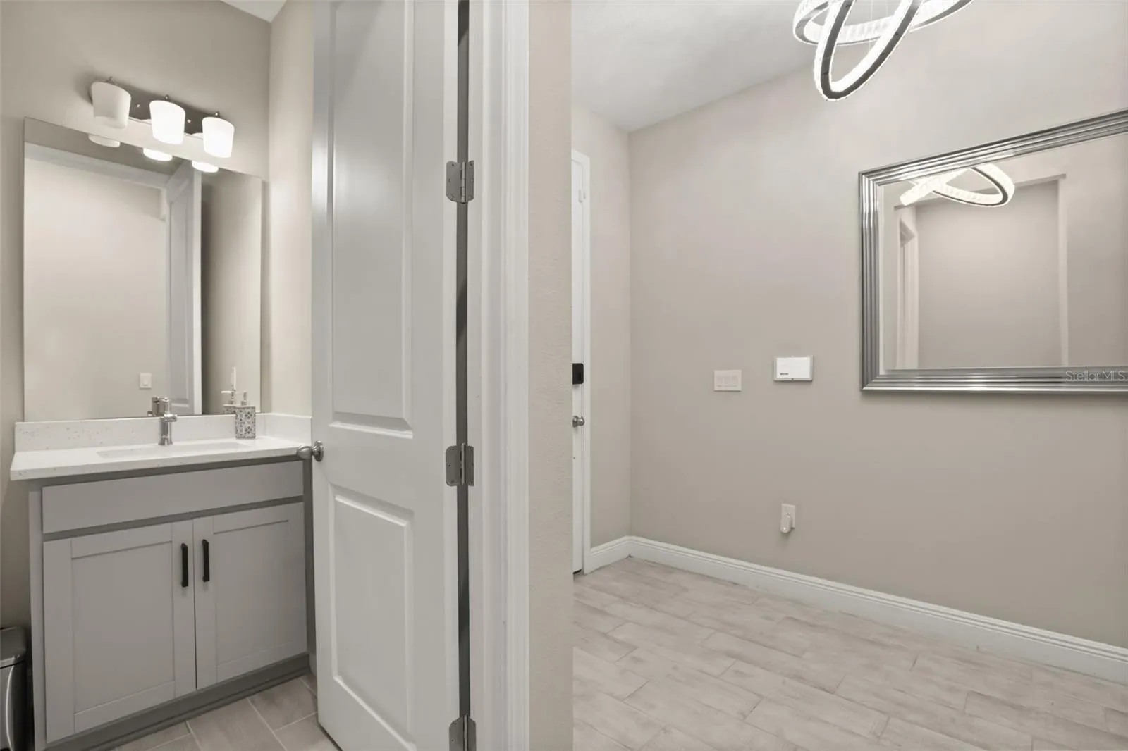half bathroom downstairs and foyer