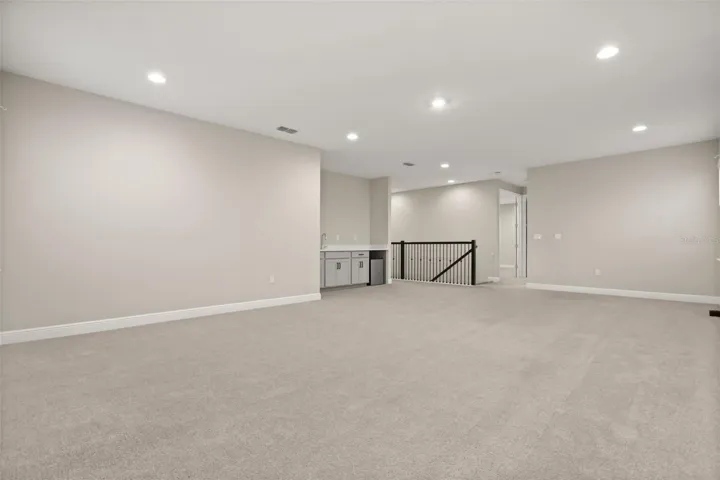 Huge upstairs loft