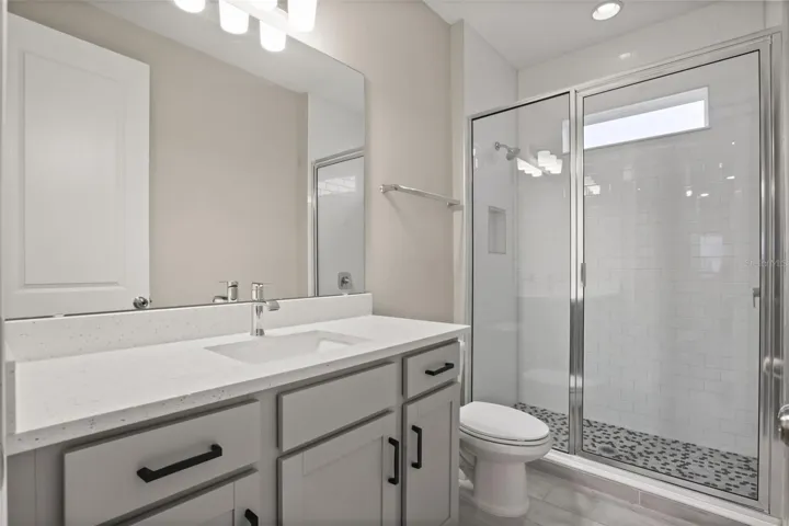 Guest bathroom #1