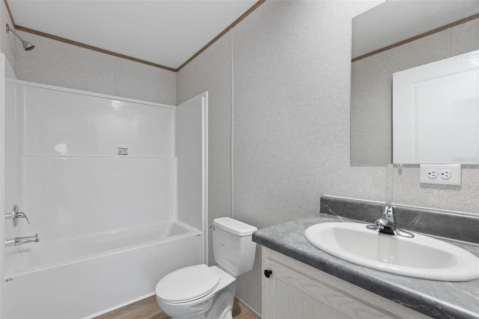 2nd Bathroom
