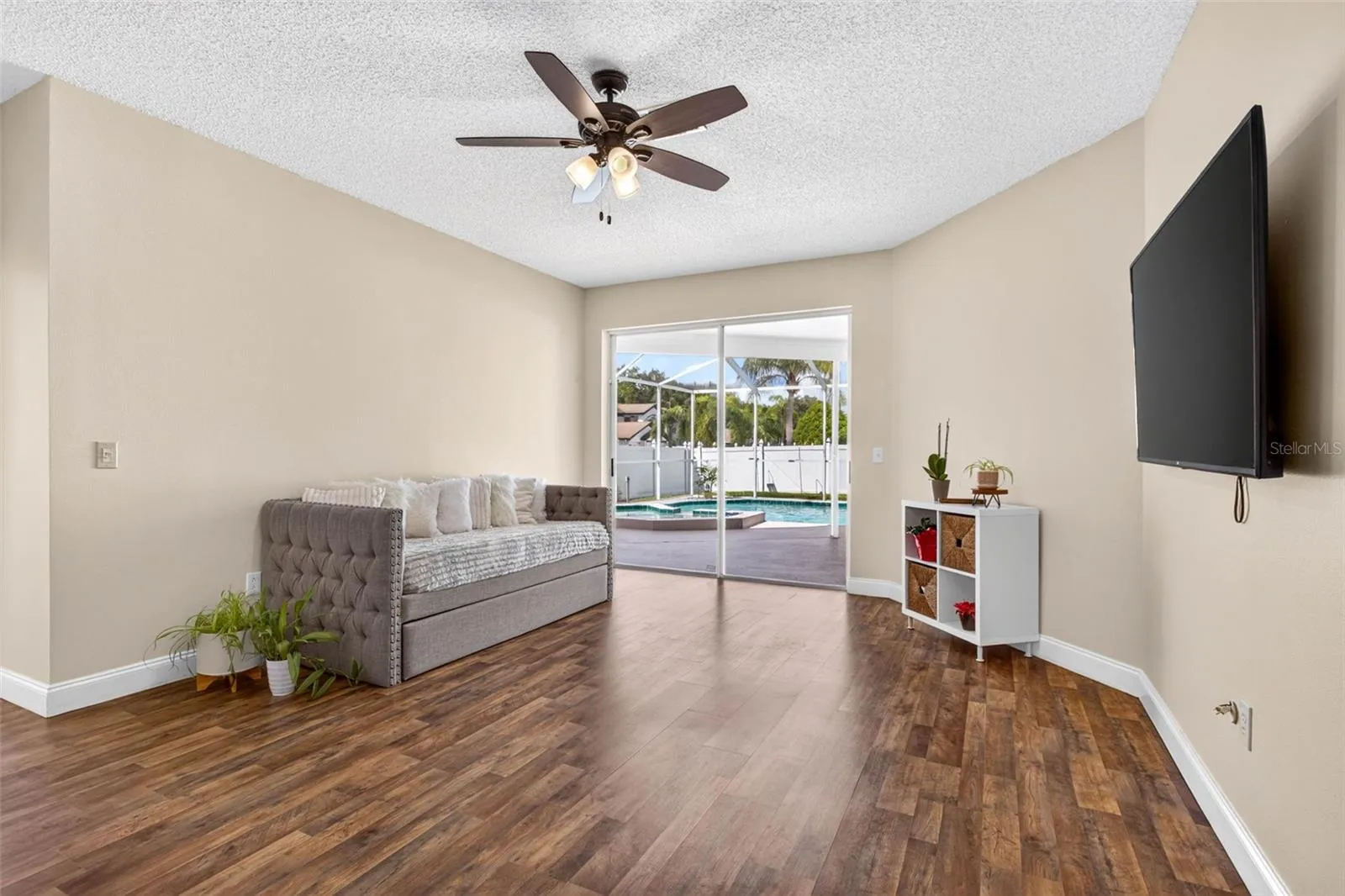 Formal living and dining space combo area lanai