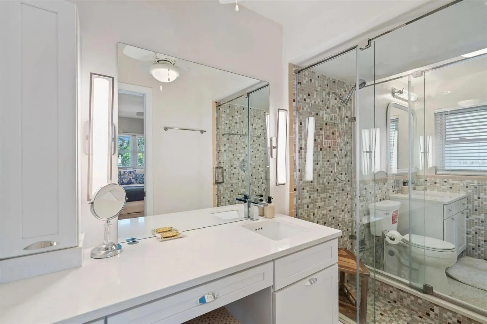 Primary Bathroom w/split vanities
