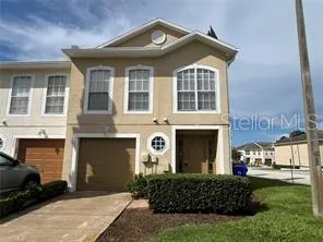 3 bed 2.5 bath 1 car garage END UNIT